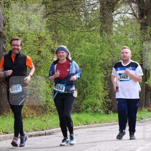 12.04.2026 - 45. Internationalen Wilhelmsburger Insellauf Yannick Fuchs http://msf.ph/oto/9496110 12.04.2026 13:07:19 Laufen 3551, 3552, 5462 meine-sportfotos.de