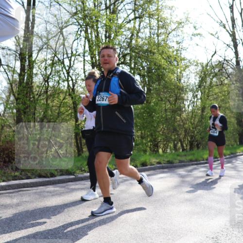 12.04.2026 - 45. Internationalen Wilhelmsburger Insellauf Yannick Fuchs http://msf.ph/oto/9496111 12.04.2026 10:52:09 Laufen 2267, 4464, 5748 meine-sportfotos.de