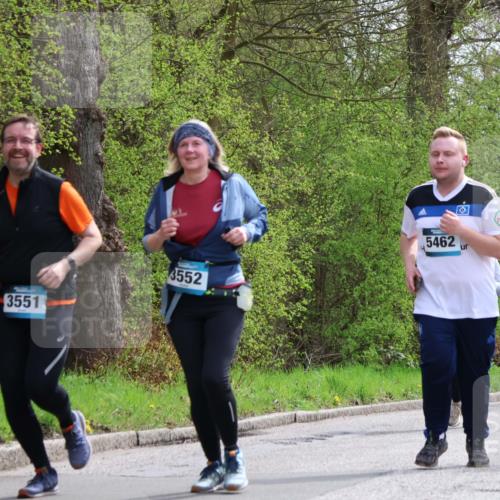 12.04.2026 - 45. Internationalen Wilhelmsburger Insellauf Yannick Fuchs http://msf.ph/oto/9496112 12.04.2026 13:07:20 Laufen 3551, 3552, 5462, 2692 meine-sportfotos.de