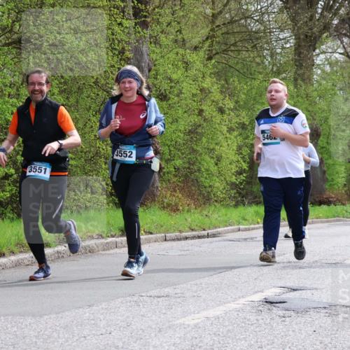 12.04.2026 - 45. Internationalen Wilhelmsburger Insellauf Yannick Fuchs http://msf.ph/oto/9496122 12.04.2026 13:07:20 Laufen 3551, 3552, 546 meine-sportfotos.de