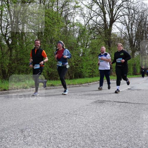 12.04.2026 - 45. Internationalen Wilhelmsburger Insellauf Yannick Fuchs http://msf.ph/oto/9496148 12.04.2026 13:07:22 Laufen 3552, 3551 meine-sportfotos.de