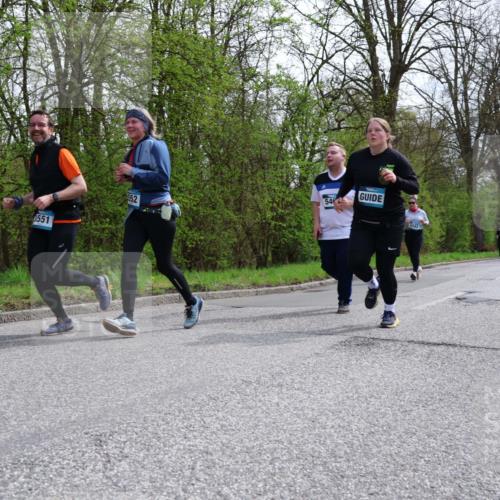 12.04.2026 - 45. Internationalen Wilhelmsburger Insellauf Yannick Fuchs http://msf.ph/oto/9496155 12.04.2026 13:07:23 Laufen 8551, 552, 54 meine-sportfotos.de