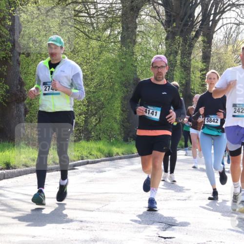 12.04.2026 - 45. Internationalen Wilhelmsburger Insellauf Yannick Fuchs http://msf.ph/oto/9496163 12.04.2026 10:52:16 Laufen 274, 4141, 5842, 2422 meine-sportfotos.de