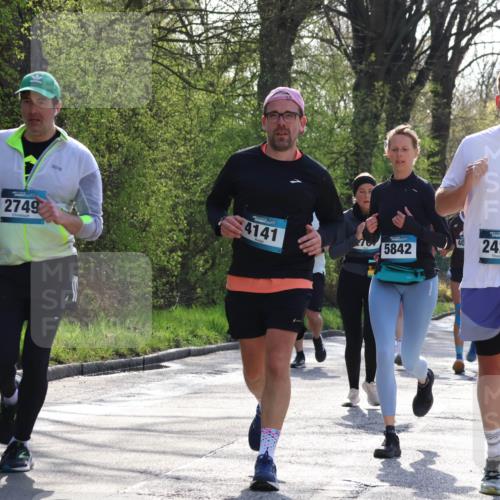 12.04.2026 - 45. Internationalen Wilhelmsburger Insellauf Yannick Fuchs http://msf.ph/oto/9496167 12.04.2026 10:52:16 Laufen 2749, 4141, 270, 5842, 40, 2422 meine-sportfotos.de