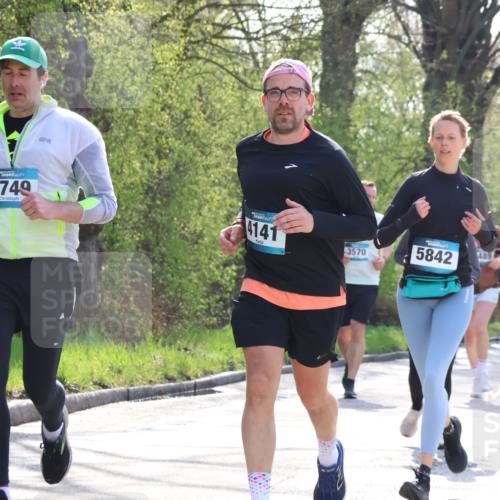 12.04.2026 - 45. Internationalen Wilhelmsburger Insellauf Yannick Fuchs http://msf.ph/oto/9496170 12.04.2026 10:52:17 Laufen 2749, 4141, 3570, 5842, 489, 2422 meine-sportfotos.de