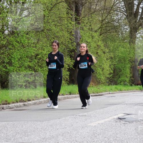 12.04.2026 - 45. Internationalen Wilhelmsburger Insellauf Yannick Fuchs http://msf.ph/oto/9496187 12.04.2026 13:07:28 Laufen 5837, 5836, 2692, 2116, 3898 meine-sportfotos.de