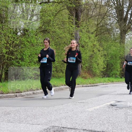 12.04.2026 - 45. Internationalen Wilhelmsburger Insellauf Yannick Fuchs http://msf.ph/oto/9496191 12.04.2026 13:07:29 Laufen 2692, 5836, 5837, 2116, 3896 meine-sportfotos.de