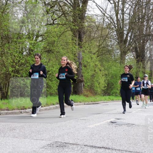 12.04.2026 - 45. Internationalen Wilhelmsburger Insellauf Yannick Fuchs http://msf.ph/oto/9496195 12.04.2026 13:07:29 Laufen 5837, 5836, 2692, 2116 meine-sportfotos.de