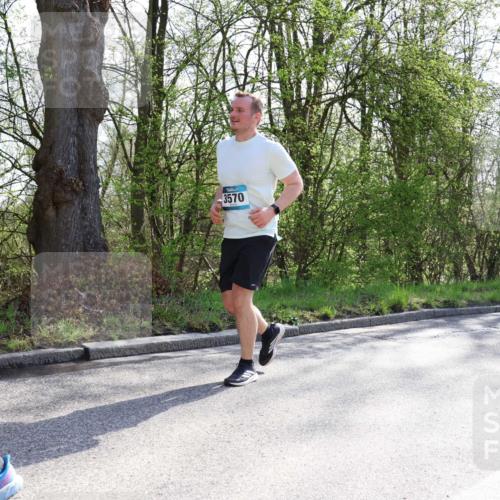 12.04.2026 - 45. Internationalen Wilhelmsburger Insellauf Yannick Fuchs http://msf.ph/oto/9496253 12.04.2026 10:52:24 Laufen 3570 meine-sportfotos.de