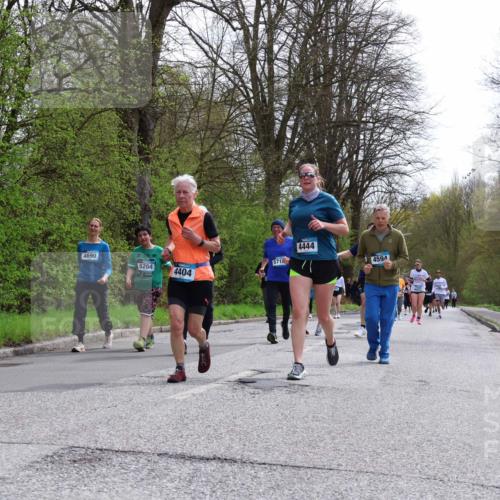 12.04.2026 - 45. Internationalen Wilhelmsburger Insellauf Yannick Fuchs http://msf.ph/oto/9496306 12.04.2026 13:07:42 Laufen 4690, 571, 5204, 4404, 4444, 4594 meine-sportfotos.de