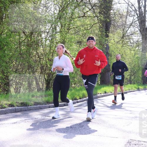 12.04.2026 - 45. Internationalen Wilhelmsburger Insellauf Yannick Fuchs http://msf.ph/oto/9496310 12.04.2026 10:52:31 Laufen 2862, 2730, 2193 meine-sportfotos.de