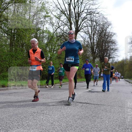 12.04.2026 - 45. Internationalen Wilhelmsburger Insellauf Yannick Fuchs http://msf.ph/oto/9496325 12.04.2026 13:07:44 Laufen 4404, 4690, 5204, 4444, 5716, 4203 meine-sportfotos.de