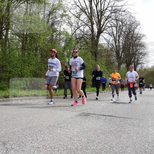 12.04.2026 - 45. Internationalen Wilhelmsburger Insellauf Yannick Fuchs http://msf.ph/oto/9496420 12.04.2026 13:07:52 Laufen 225, 2552, 4800, 3162 meine-sportfotos.de