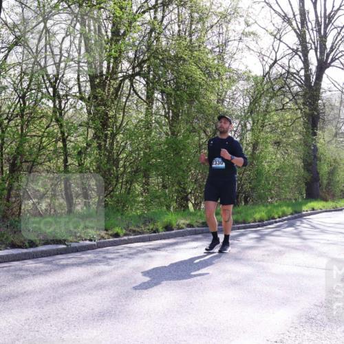 12.04.2026 - 45. Internationalen Wilhelmsburger Insellauf Yannick Fuchs http://msf.ph/oto/9496461 12.04.2026 10:52:45 Laufen 2330, 2490, 5810 meine-sportfotos.de
