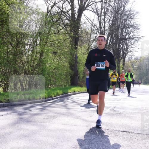 12.04.2026 - 45. Internationalen Wilhelmsburger Insellauf Yannick Fuchs http://msf.ph/oto/9496476 12.04.2026 10:52:47 Laufen 5810, 4476, 3815 meine-sportfotos.de