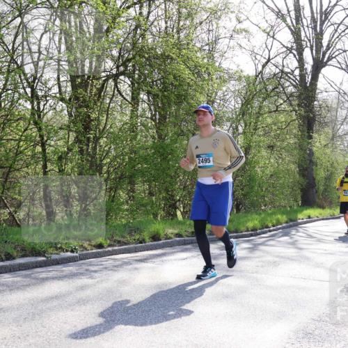 12.04.2026 - 45. Internationalen Wilhelmsburger Insellauf Yannick Fuchs http://msf.ph/oto/9496503 12.04.2026 10:52:49 Laufen 2495 meine-sportfotos.de