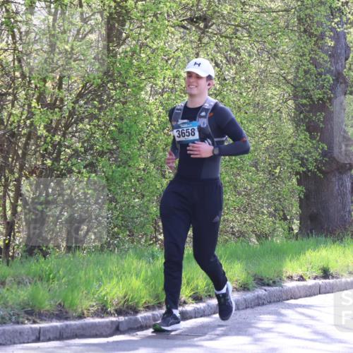 12.04.2026 - 45. Internationalen Wilhelmsburger Insellauf Yannick Fuchs http://msf.ph/oto/9496581 12.04.2026 10:52:59 Laufen 3658 meine-sportfotos.de