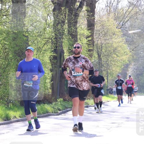 12.04.2026 - 45. Internationalen Wilhelmsburger Insellauf Yannick Fuchs http://msf.ph/oto/9496626 12.04.2026 10:53:08 Laufen 2050, 3145, 2778 meine-sportfotos.de