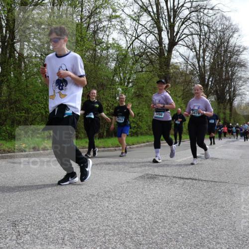 12.04.2026 - 45. Internationalen Wilhelmsburger Insellauf Yannick Fuchs http://msf.ph/oto/9496648 12.04.2026 13:08:13 Laufen 5003, 3498, 3478 meine-sportfotos.de