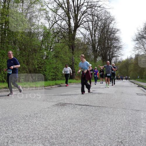 12.04.2026 - 45. Internationalen Wilhelmsburger Insellauf Yannick Fuchs http://msf.ph/oto/9496740 12.04.2026 13:08:21 Laufen 2562, 2061, 3915 meine-sportfotos.de