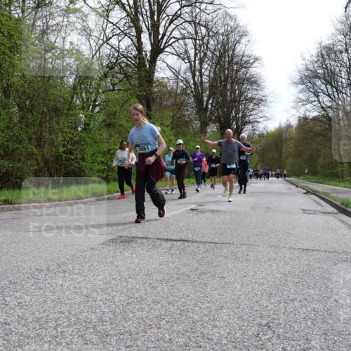 12.04.2026 - 45. Internationalen Wilhelmsburger Insellauf Yannick Fuchs http://msf.ph/oto/9496748 12.04.2026 13:08:22 Laufen 2469, 2061, 3915, 3402 meine-sportfotos.de