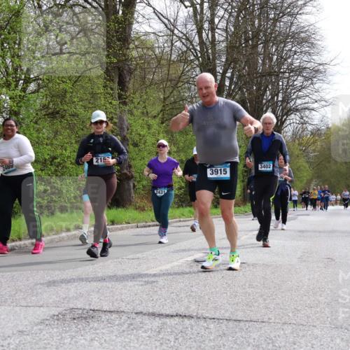 12.04.2026 - 45. Internationalen Wilhelmsburger Insellauf Yannick Fuchs http://msf.ph/oto/9496760 12.04.2026 13:08:24 Laufen 2469, 2159, 2431, 3915, 3402 meine-sportfotos.de