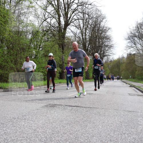 12.04.2026 - 45. Internationalen Wilhelmsburger Insellauf Yannick Fuchs http://msf.ph/oto/9496764 12.04.2026 13:08:24 Laufen 2469, 2431, 3915, 3402, 3109 meine-sportfotos.de