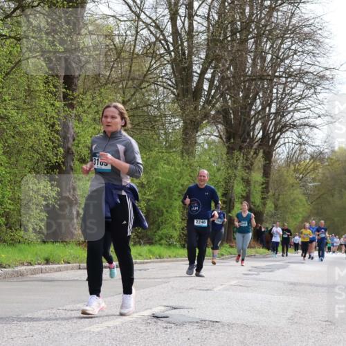 12.04.2026 - 45. Internationalen Wilhelmsburger Insellauf Yannick Fuchs http://msf.ph/oto/9496793 12.04.2026 13:08:27 Laufen 3353, 3105, 2246, 3998 meine-sportfotos.de