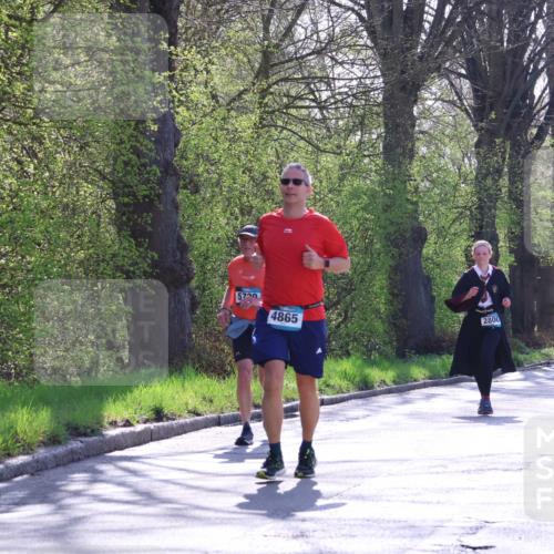 12.04.2026 - 45. Internationalen Wilhelmsburger Insellauf Yannick Fuchs http://msf.ph/oto/9496816 12.04.2026 10:53:30 Laufen 5720, 4865, 2800, 4564 meine-sportfotos.de