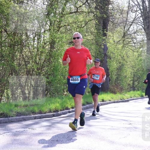 12.04.2026 - 45. Internationalen Wilhelmsburger Insellauf Yannick Fuchs http://msf.ph/oto/9496836 12.04.2026 10:53:32 Laufen 4865, 5720, 2800, 4544 meine-sportfotos.de