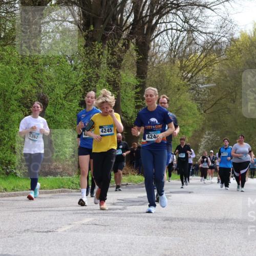 12.04.2026 - 45. Internationalen Wilhelmsburger Insellauf Yannick Fuchs http://msf.ph/oto/9496889 12.04.2026 13:08:37 Laufen 5262, 4245, 4243, 073, 3581, 5223, 3122, 4593 meine-sportfotos.de