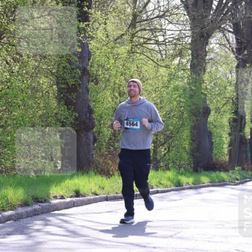 12.04.2026 - 45. Internationalen Wilhelmsburger Insellauf Yannick Fuchs http://msf.ph/oto/9496892 12.04.2026 10:53:38 Laufen 4564 meine-sportfotos.de