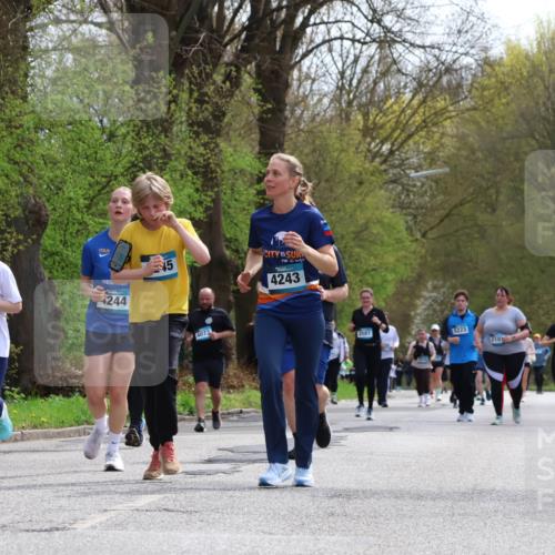 12.04.2026 - 45. Internationalen Wilhelmsburger Insellauf Yannick Fuchs http://msf.ph/oto/9496895 12.04.2026 13:08:37 Laufen 5262, 4244, 5, 4073, 4243, 3581, 5223, 210, 3927, 4593 meine-sportfotos.de