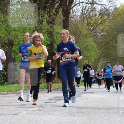 12.04.2026 - 45. Internationalen Wilhelmsburger Insellauf Yannick Fuchs http://msf.ph/oto/9496896 12.04.2026 13:08:37 Laufen 5262, 424, 4073, 4243, 3581, 5223, 101, 4593 meine-sportfotos.de