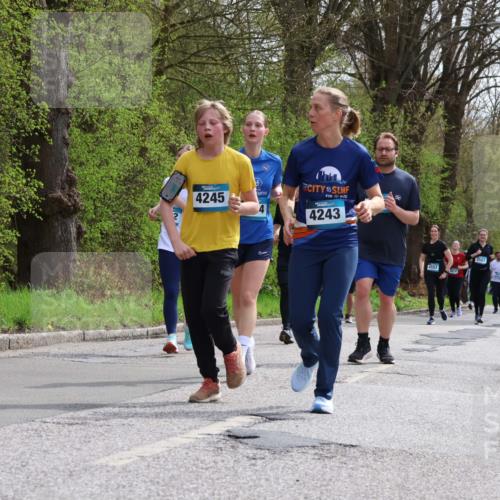 12.04.2026 - 45. Internationalen Wilhelmsburger Insellauf Yannick Fuchs http://msf.ph/oto/9496922 12.04.2026 13:08:40 Laufen 4245, 4243, 3581, 5223, 4557, 4593 meine-sportfotos.de
