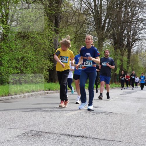 12.04.2026 - 45. Internationalen Wilhelmsburger Insellauf Yannick Fuchs http://msf.ph/oto/9496932 12.04.2026 13:08:41 Laufen 4245, 424, 4243, 2628 meine-sportfotos.de