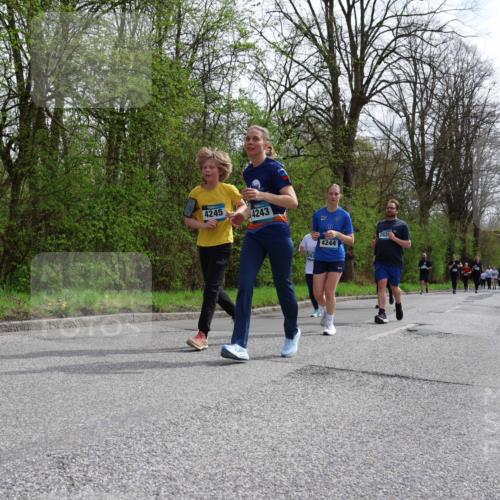 12.04.2026 - 45. Internationalen Wilhelmsburger Insellauf Yannick Fuchs http://msf.ph/oto/9496948 12.04.2026 13:08:42 Laufen 4245, 4243, 4244 meine-sportfotos.de