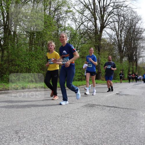 12.04.2026 - 45. Internationalen Wilhelmsburger Insellauf Yannick Fuchs http://msf.ph/oto/9496951 12.04.2026 13:08:42 Laufen 42, 4243, 4244, 2628 meine-sportfotos.de