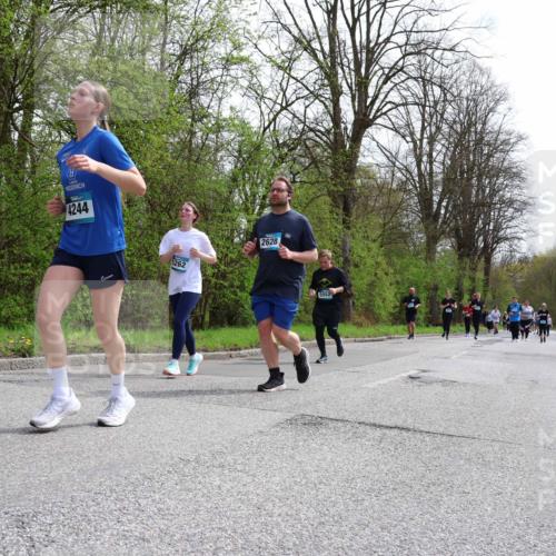 12.04.2026 - 45. Internationalen Wilhelmsburger Insellauf Yannick Fuchs http://msf.ph/oto/9496963 12.04.2026 13:08:44 Laufen 4244, 5262, 2628, 5552 meine-sportfotos.de