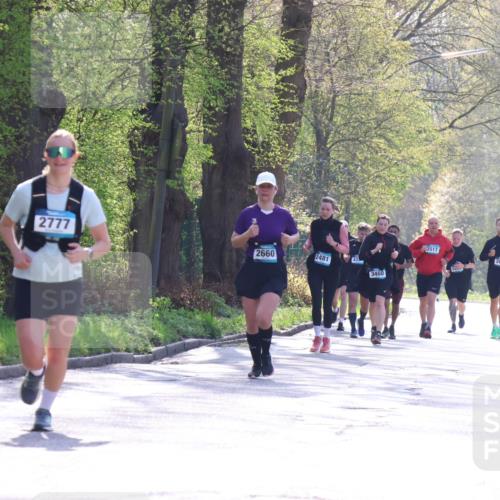 12.04.2026 - 45. Internationalen Wilhelmsburger Insellauf Yannick Fuchs http://msf.ph/oto/9496964 12.04.2026 10:53:48 Laufen 2777, 2660, 2481, 3460, 3517, 0000 meine-sportfotos.de