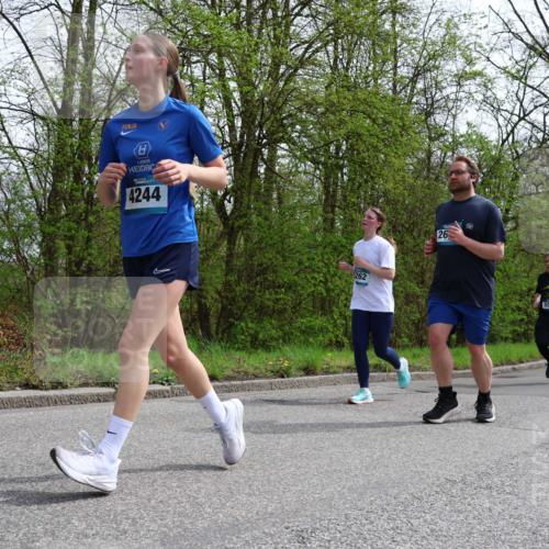 12.04.2026 - 45. Internationalen Wilhelmsburger Insellauf Yannick Fuchs http://msf.ph/oto/9496970 12.04.2026 13:08:44 Laufen 4244, 262, 26, 5552 meine-sportfotos.de