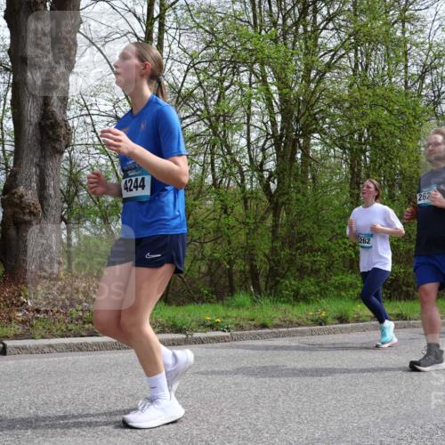 12.04.2026 - 45. Internationalen Wilhelmsburger Insellauf Yannick Fuchs http://msf.ph/oto/9496971 12.04.2026 13:08:44 Laufen 4244, 262, 262, 5552 meine-sportfotos.de