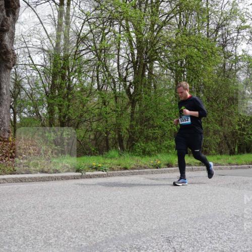 12.04.2026 - 45. Internationalen Wilhelmsburger Insellauf Yannick Fuchs http://msf.ph/oto/9496991 12.04.2026 13:08:46 Laufen 5552 meine-sportfotos.de