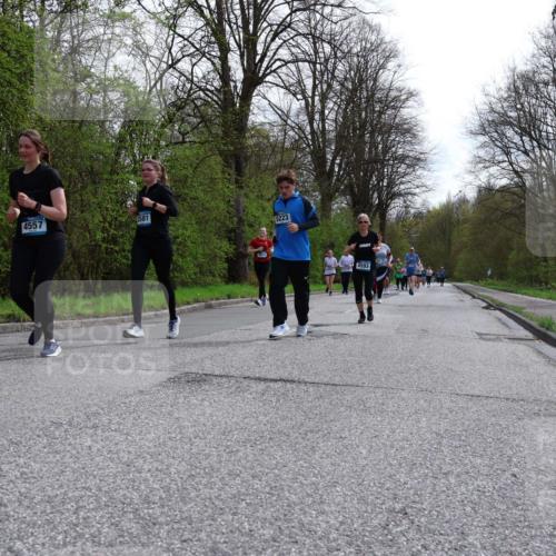 12.04.2026 - 45. Internationalen Wilhelmsburger Insellauf Yannick Fuchs http://msf.ph/oto/9497049 12.04.2026 13:08:51 Laufen 4557, 48581, 5223, 4593 meine-sportfotos.de