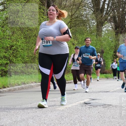 12.04.2026 - 45. Internationalen Wilhelmsburger Insellauf Yannick Fuchs http://msf.ph/oto/9497109 12.04.2026 13:08:57 Laufen 3826, 2101, 4210, 5290, 3730, 4341, 3235, 358 meine-sportfotos.de