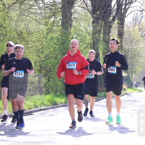 12.04.2026 - 45. Internationalen Wilhelmsburger Insellauf Yannick Fuchs http://msf.ph/oto/9497117 12.04.2026 10:54:07 Laufen 4334, 3517, 5285, 0000 meine-sportfotos.de