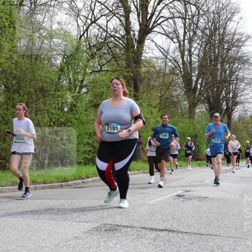 12.04.2026 - 45. Internationalen Wilhelmsburger Insellauf Yannick Fuchs http://msf.ph/oto/9497118 12.04.2026 13:08:58 Laufen 3826, 2101, 5290, 4210, 4047, 3235 meine-sportfotos.de