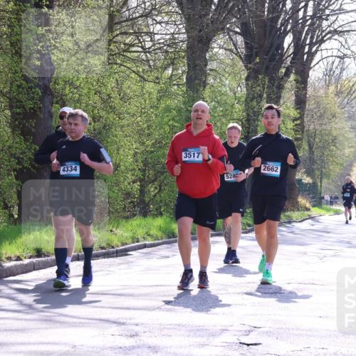 12.04.2026 - 45. Internationalen Wilhelmsburger Insellauf Yannick Fuchs http://msf.ph/oto/9497124 12.04.2026 10:54:07 Laufen 4334, 3517, 528, 0000 meine-sportfotos.de