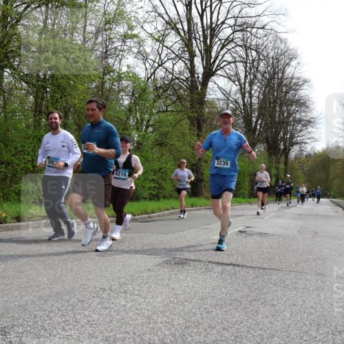 12.04.2026 - 45. Internationalen Wilhelmsburger Insellauf Yannick Fuchs http://msf.ph/oto/9497144 12.04.2026 13:09:00 Laufen 305, 4210, 3235 meine-sportfotos.de