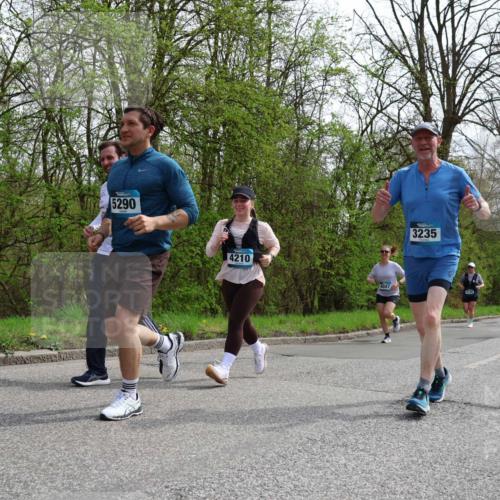 12.04.2026 - 45. Internationalen Wilhelmsburger Insellauf Yannick Fuchs http://msf.ph/oto/9497153 12.04.2026 13:09:01 Laufen 5290, 4210, 3235, 4358 meine-sportfotos.de
